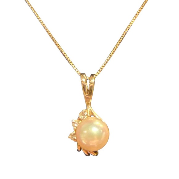 Jewelry - Elegant Gold Pearl and Diamond Pendant Necklace